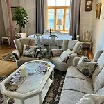Spacious 1-bedroom With Sauna *