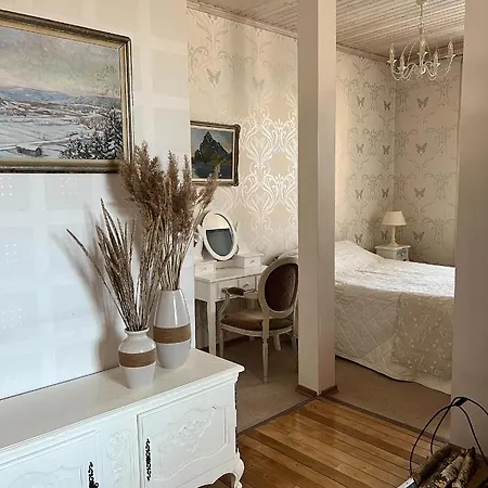Spacious 1-bedroom With Sauna Apartment *